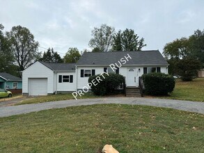Building Photo - 6618 Shallowford Rd