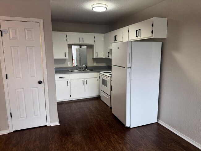 Foto del edificio - 323 S 12th St