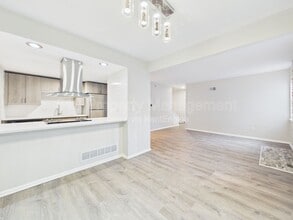 Building Photo - 3108 Eaton St