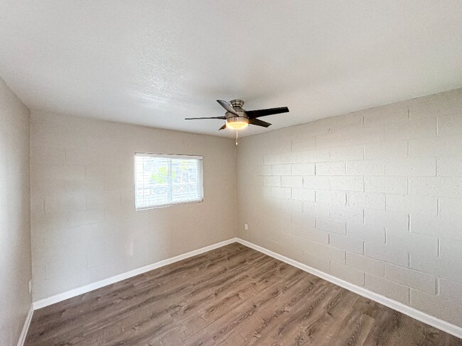 Foto del edificio - 1110 E Highland Ave