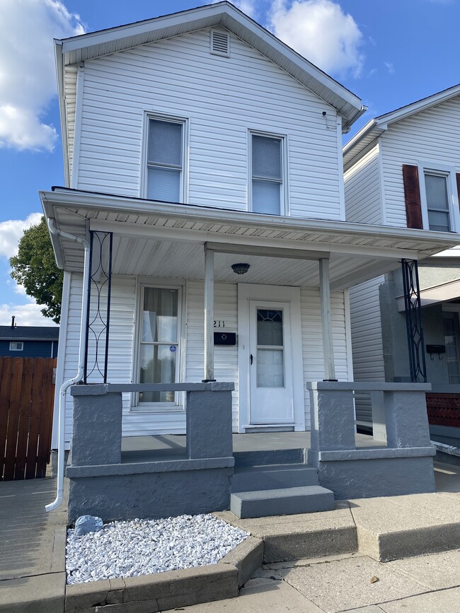 Building Photo - 211 Burns Ave