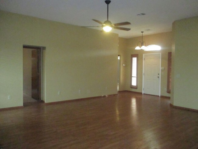 Building Photo - 9504 S Bryant Ter