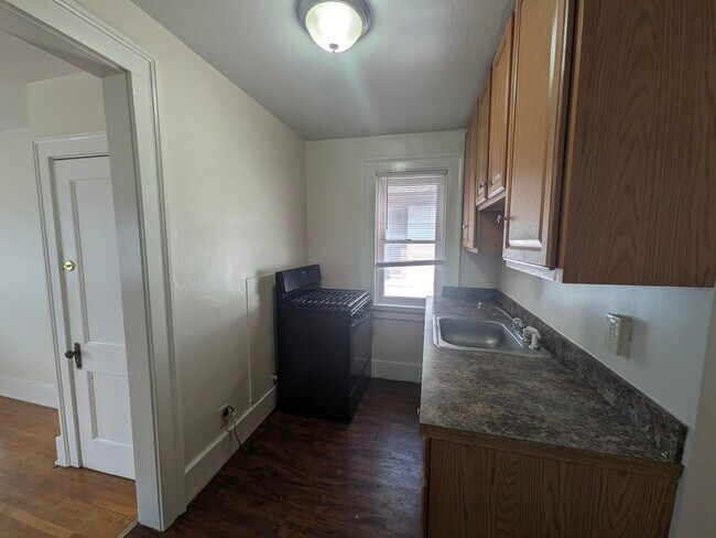 Foto del edificio - 608 Elmwood Ave