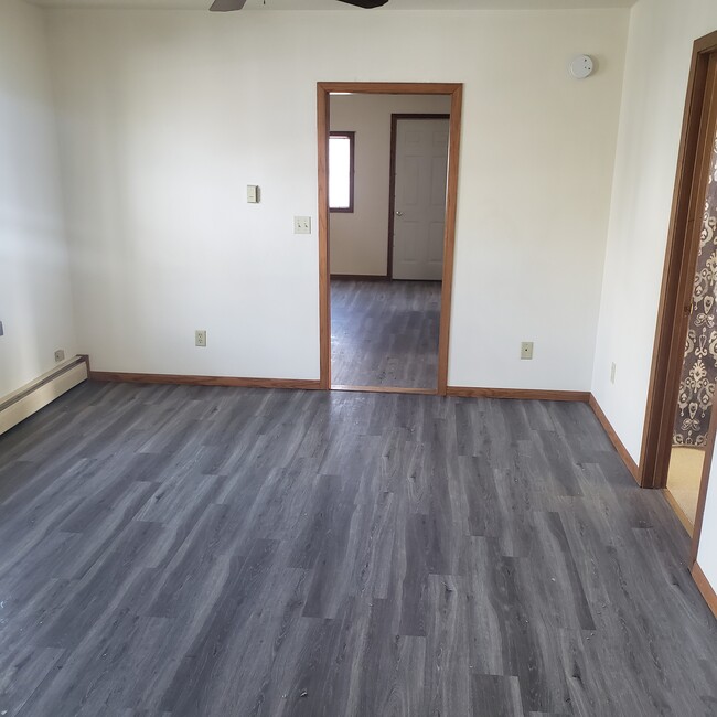 Plank Flooring - 907 Saint Clair St