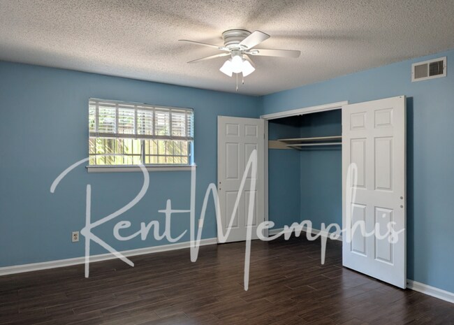 Foto del edificio - 358 E Pkwy N