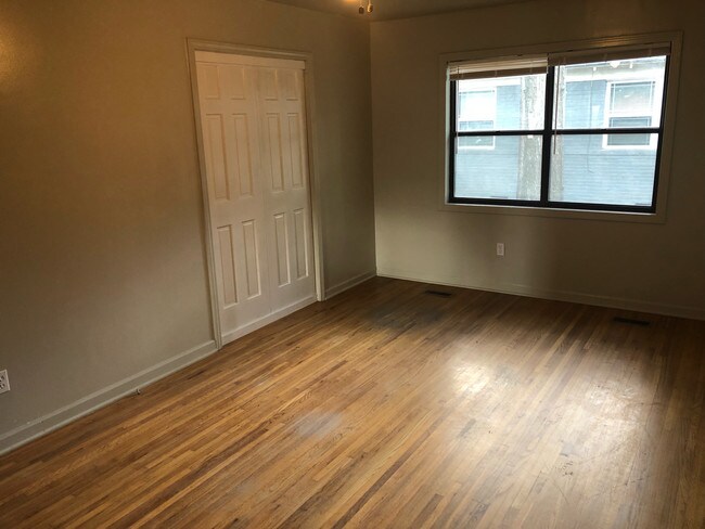 Building Photo - 2500 Dodson Ave