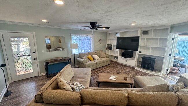 Building Photo - 2810 Wiigwaas Ln