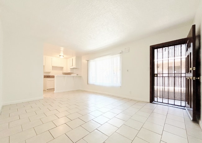 Photo - 10208 S Inglewood Ave Apartment