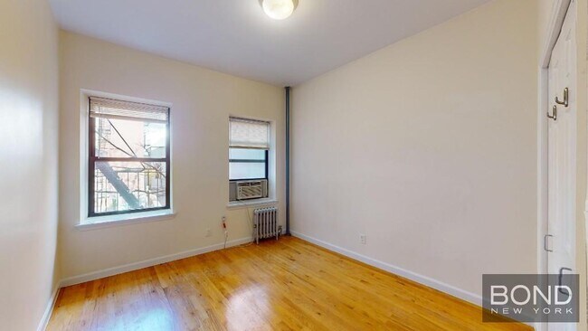Building Photo - 212 Grand St