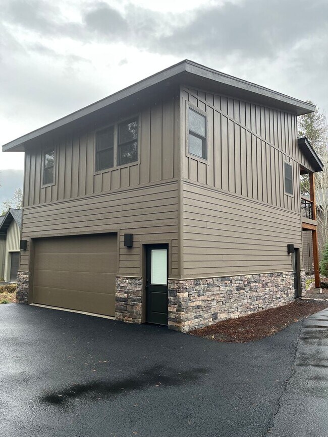 Building Photo - 371
