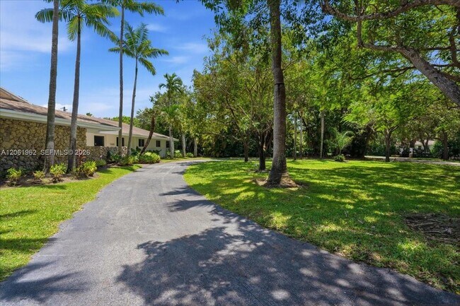 Foto del edificio - 12365 SW 60th Ct