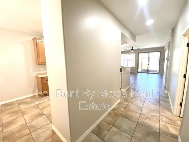Building Photo - 182 W Twin Peaks Pkwy
