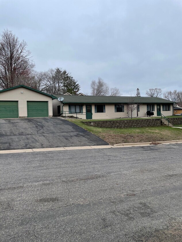 604 Ethel St Unit 604, Brainerd, MN 56401 Apartments in Brainerd, MN