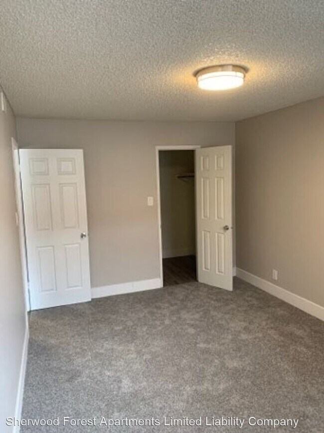Building Photo - 690-720 Robinhood Dr
