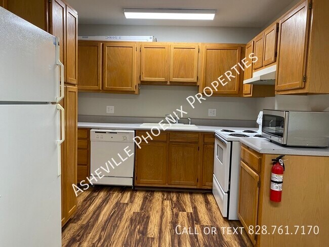 Foto del edificio - 456 Reems Creek Rd