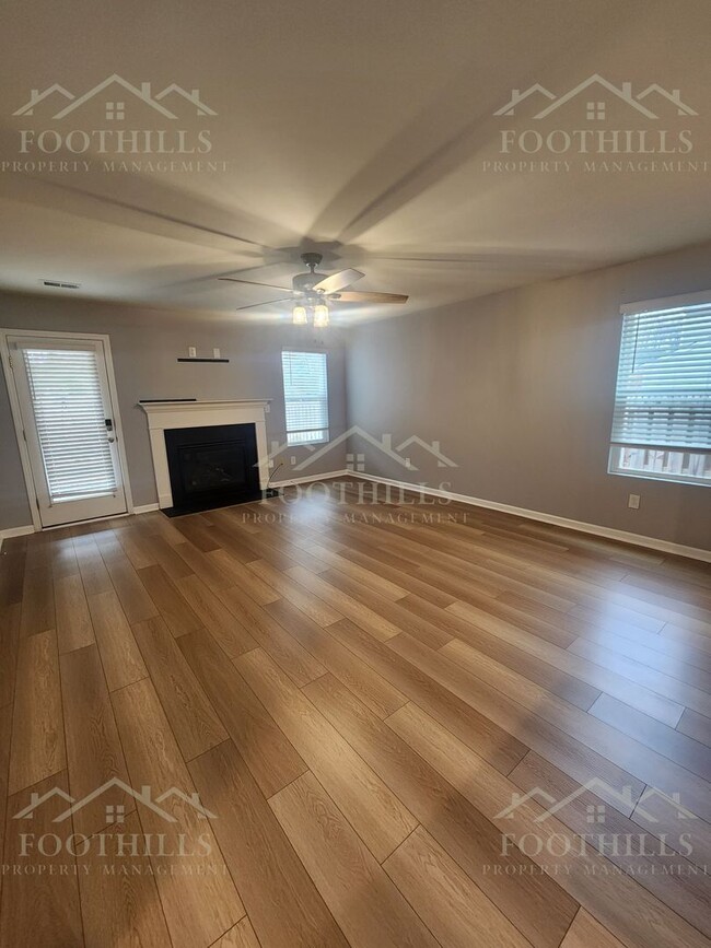 Foto del edificio - 18 Chalet Ct