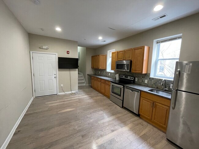 Building Photo - 1513 N 17th St