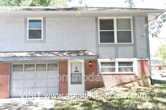 Building Photo - 1214 SE 3rd Terrace