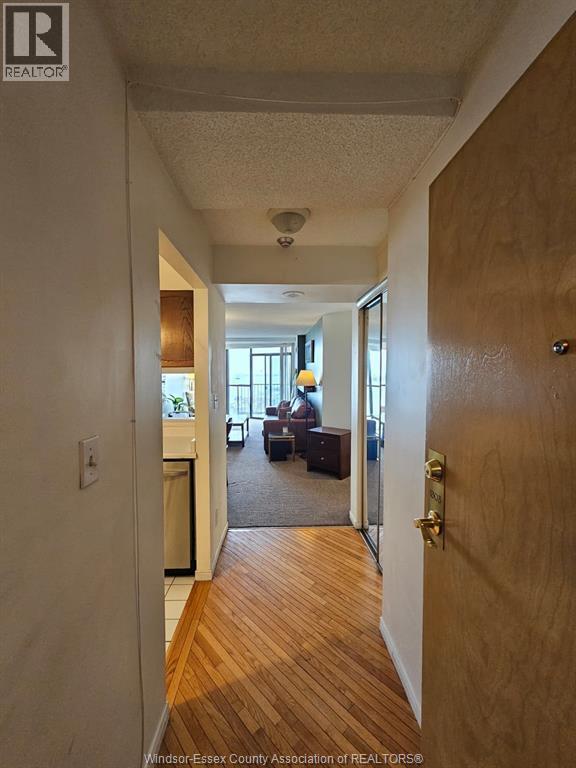 Building Photo - 515 Riverside Dr W