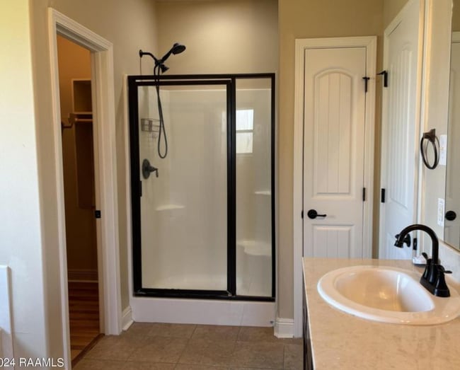 Foto del edificio - 120 Endicott Dr