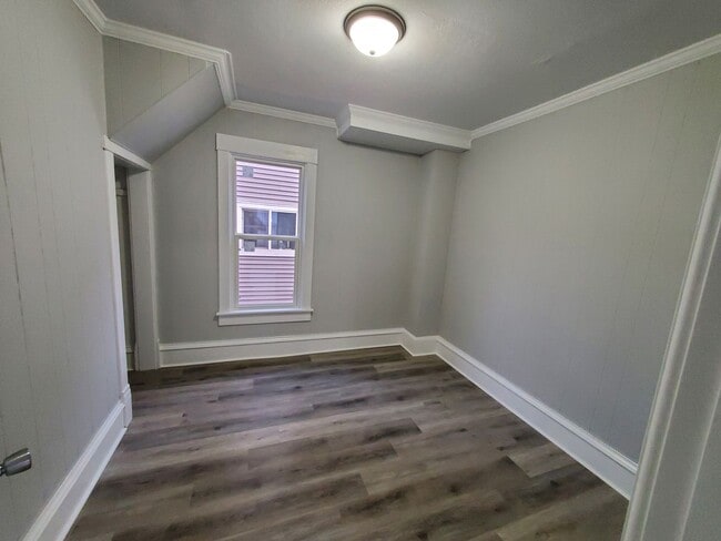 Building Photo - 164 N Lincoln Ave