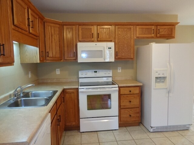 Foto del edificio - 1006 Hendricks Ct