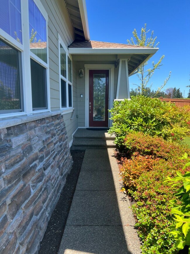 Foto del edificio - Lovely Rambler In the Coveted Jubilee 55+ Community! Nestled in Camano Neighborhood