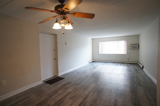 Building Photo - 65 McCormick Terrace