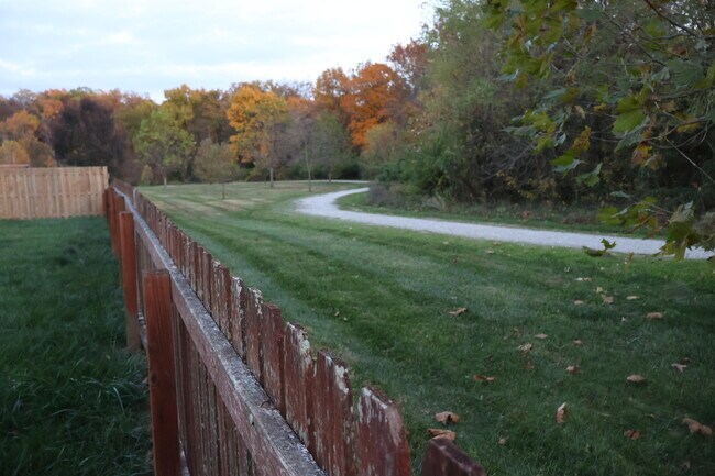 Foto del edificio - 5806 Freeport Way