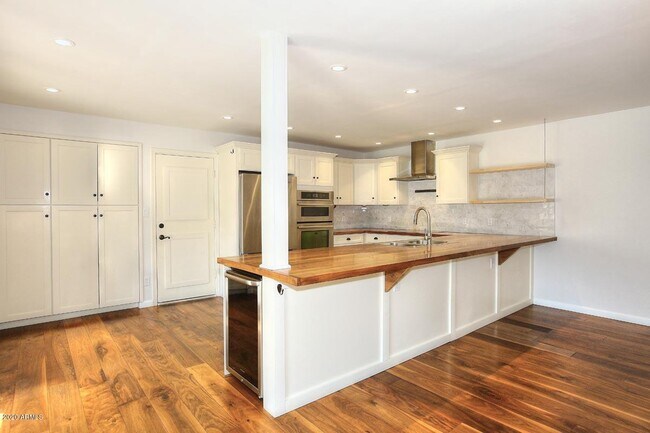 Building Photo - 8007 N 73rd St