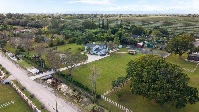 Foto del edificio - 7601 NW 82nd Terrace