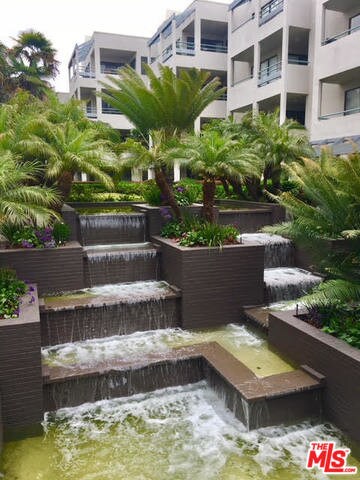 Foto del edificio - 110 Ocean Park Blvd