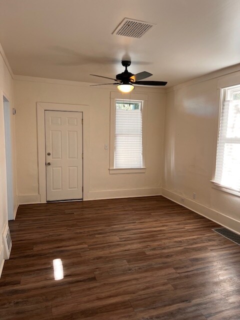 Foto del edificio - 2209 N Washington St