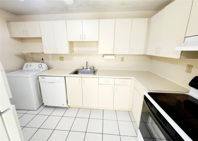 Building Photo - 9962 SW 88th St