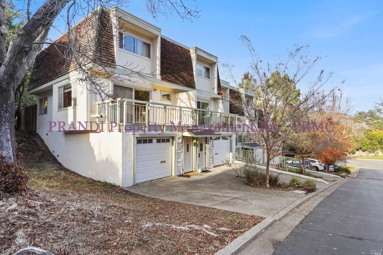 Foto principal - Pleasant Valley Condo with Recent Upgrades...