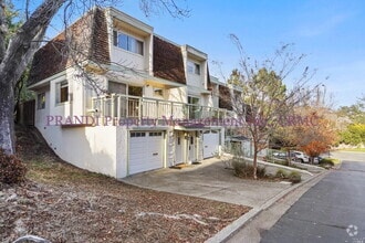 Building Photo - 30 Aries Ln