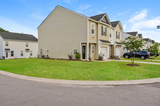 Foto del edificio - 405 Blue Robin Ln