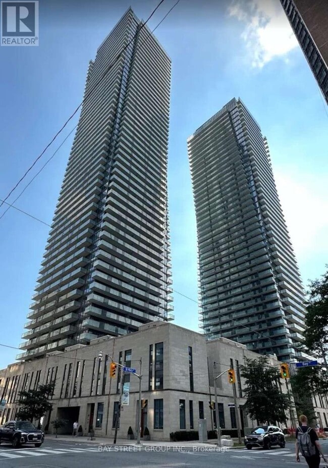 Building Photo - 65-3765 St Mary St