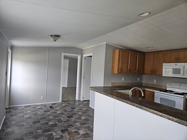 Foto del edificio - 71 Lynnwood Cir