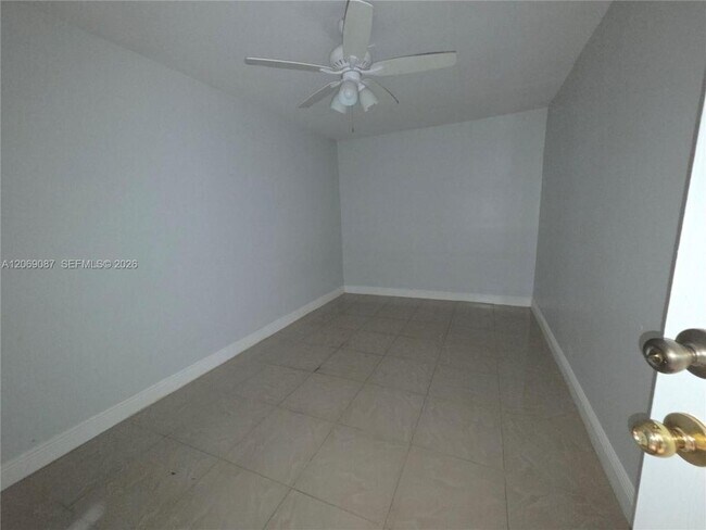 Building Photo - 12025 S Las Palmas Dr
