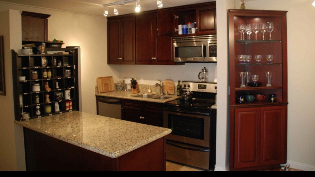 Primary Photo - 607 S Prospect Ave