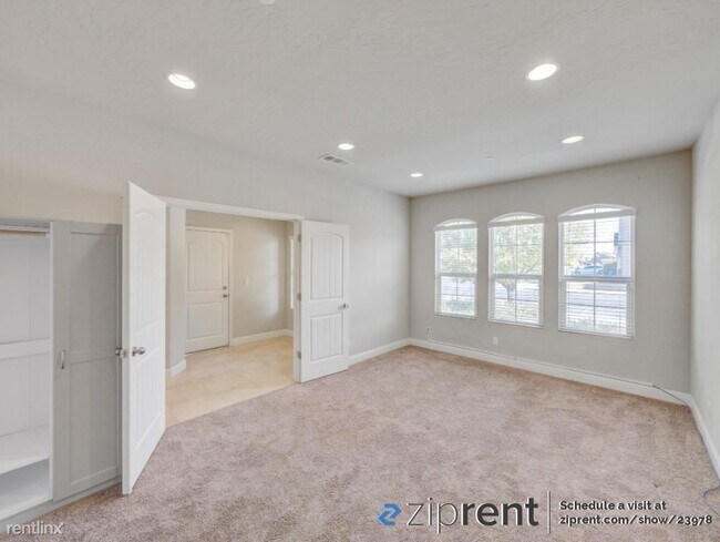 Building Photo - 4 br, 2 bath House - 2286 Amanecer Ave, Cl...