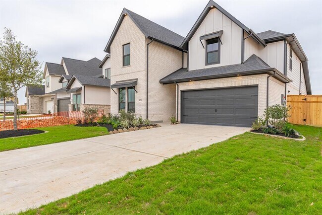 Foto del edificio - 6014 Churchill Spgs Ln