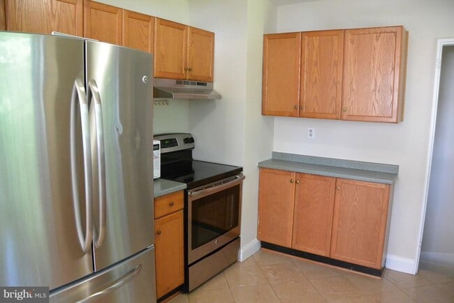Building Photo - 3720 Terrace Dr