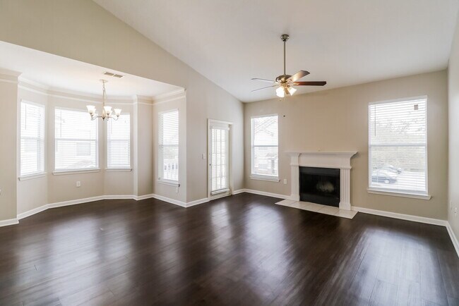 Building Photo - 17980 Villa Creek Dr