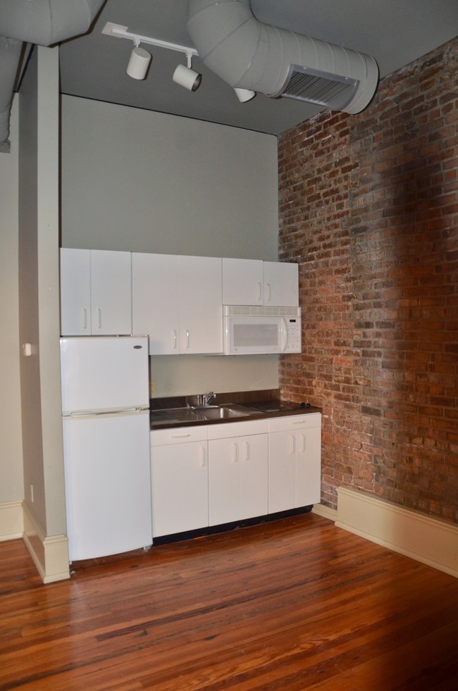 Building Photo - 2227 1st Ave S