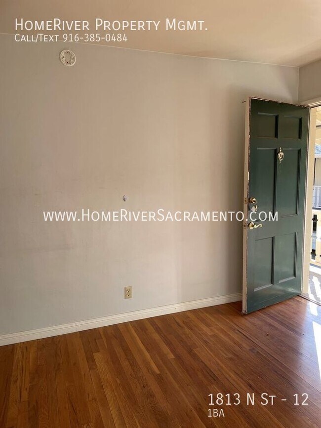 Building Photo - Charming Studio
