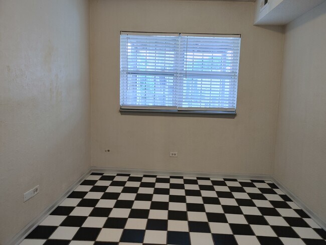 Foto del edificio - 1438 N Campbell Ave