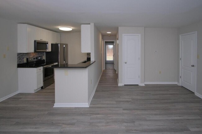 Building Photo - 144 Lindfield Circle