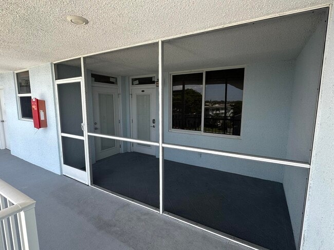 Building Photo - 104 Paradise Harbour Blvd